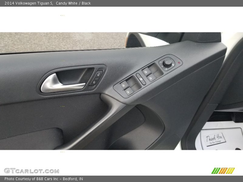 Candy White / Black 2014 Volkswagen Tiguan S