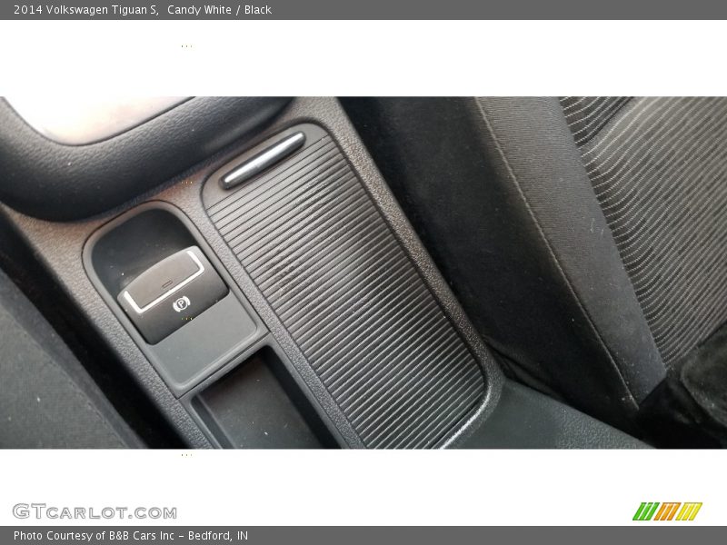 Candy White / Black 2014 Volkswagen Tiguan S