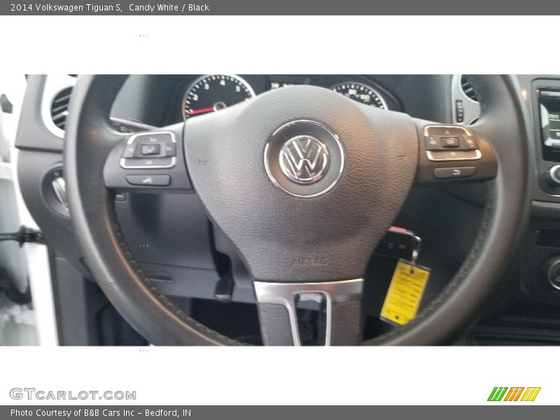 Candy White / Black 2014 Volkswagen Tiguan S