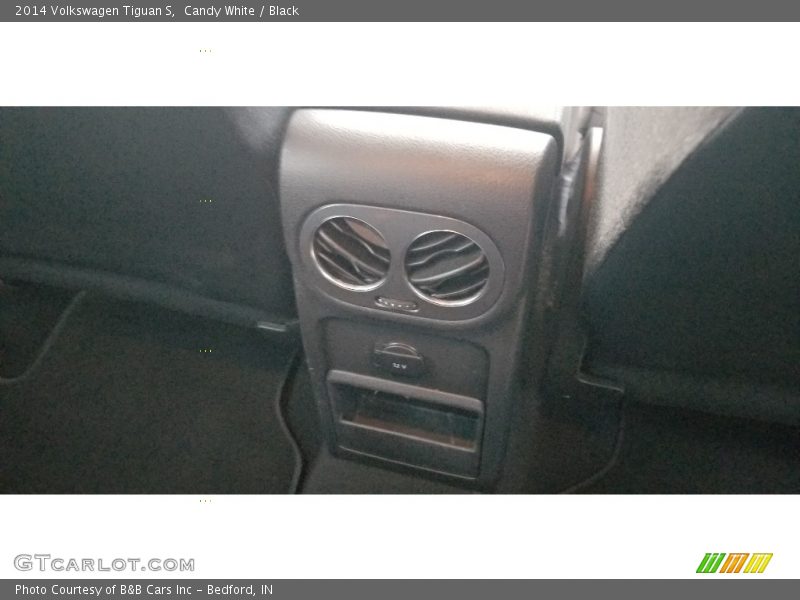 Candy White / Black 2014 Volkswagen Tiguan S