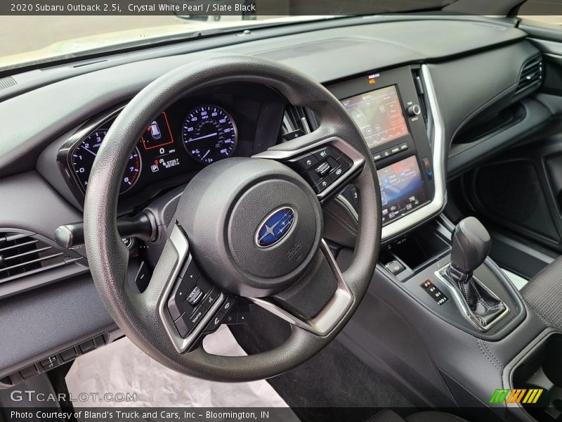 Crystal White Pearl / Slate Black 2020 Subaru Outback 2.5i