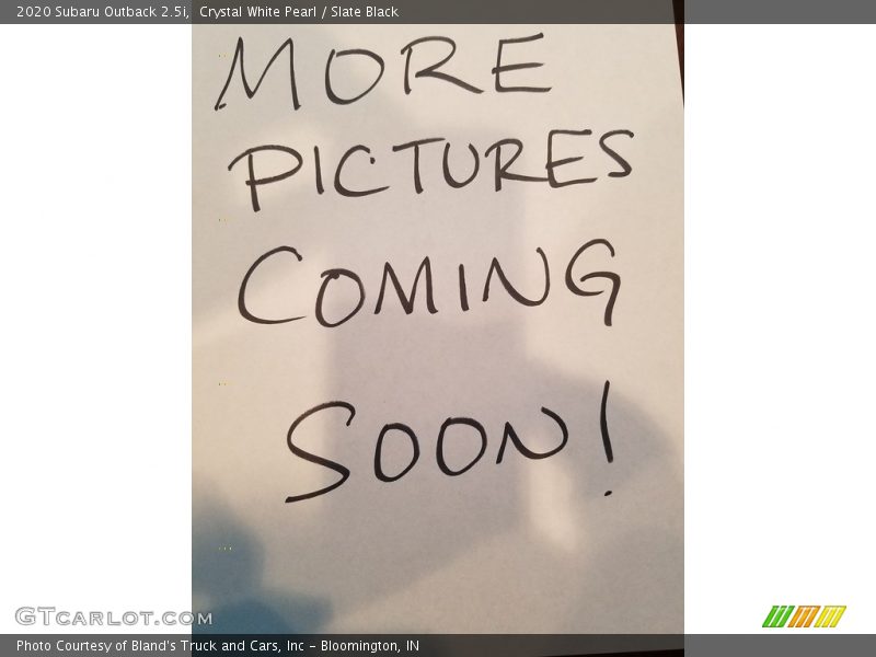 Crystal White Pearl / Slate Black 2020 Subaru Outback 2.5i