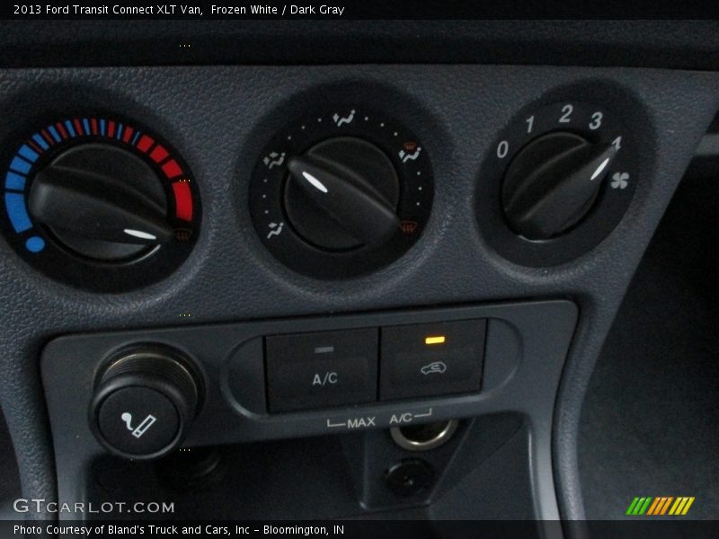Frozen White / Dark Gray 2013 Ford Transit Connect XLT Van