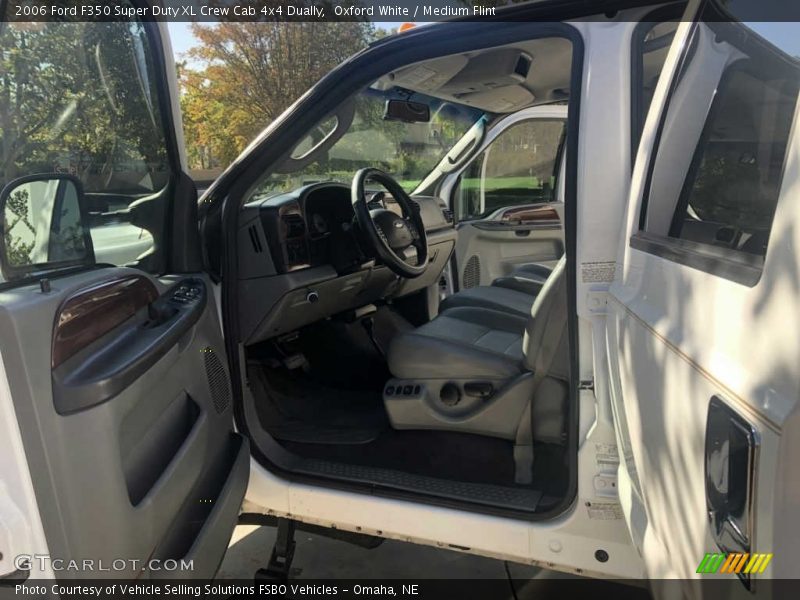 Oxford White / Medium Flint 2006 Ford F350 Super Duty XL Crew Cab 4x4 Dually