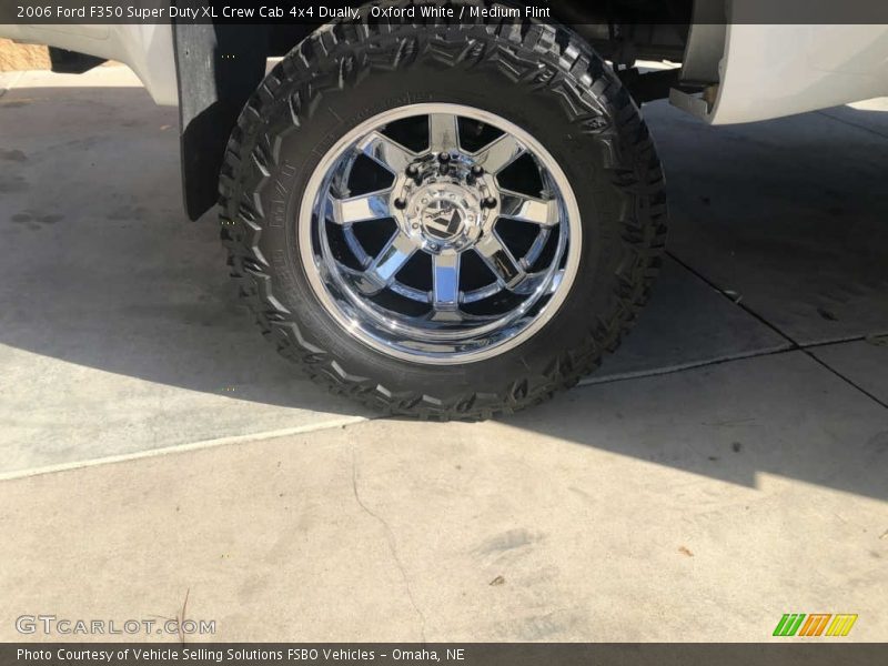 Oxford White / Medium Flint 2006 Ford F350 Super Duty XL Crew Cab 4x4 Dually