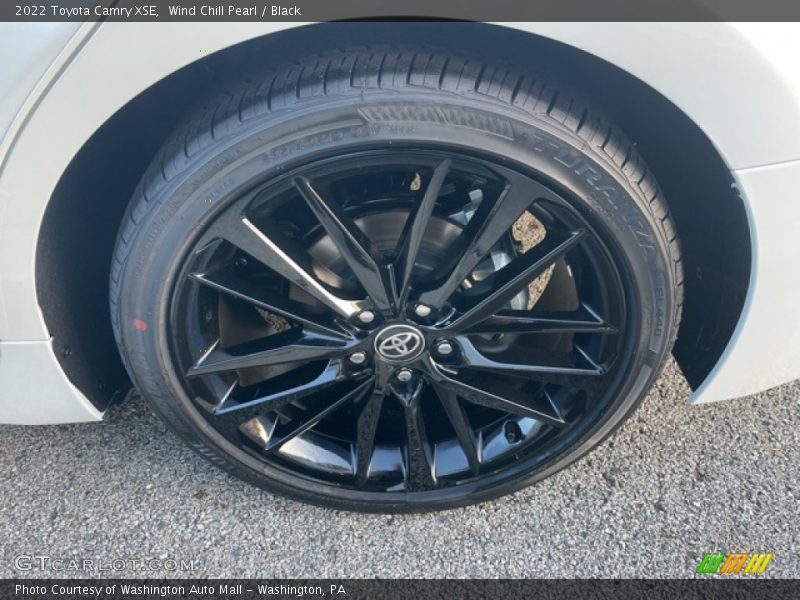 Wind Chill Pearl / Black 2022 Toyota Camry XSE
