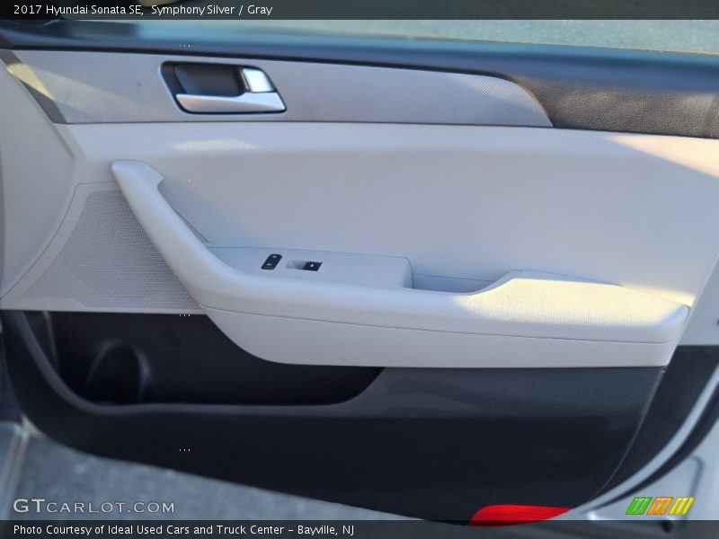 Symphony Silver / Gray 2017 Hyundai Sonata SE