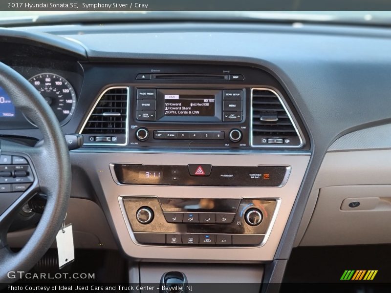 Symphony Silver / Gray 2017 Hyundai Sonata SE