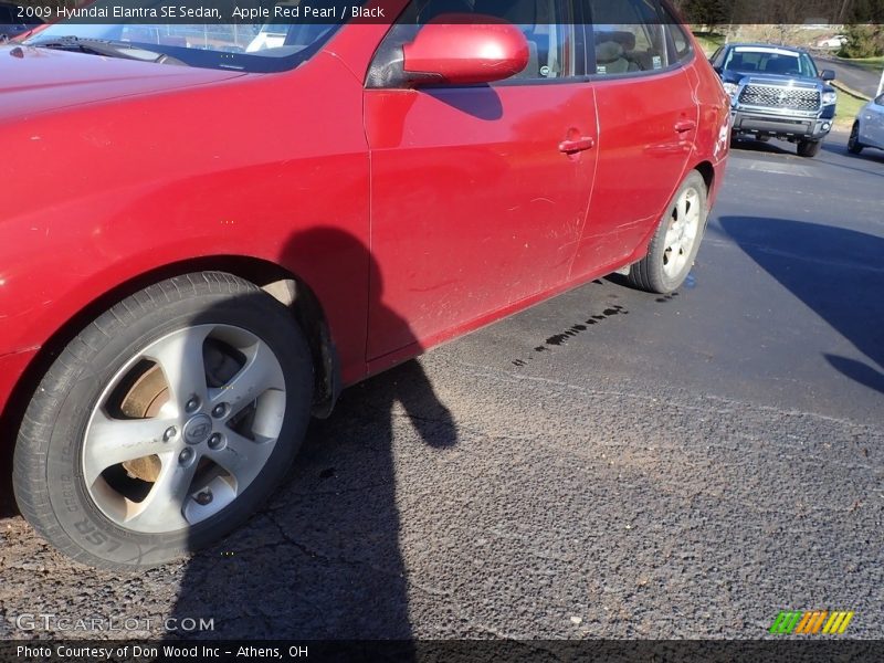 Apple Red Pearl / Black 2009 Hyundai Elantra SE Sedan