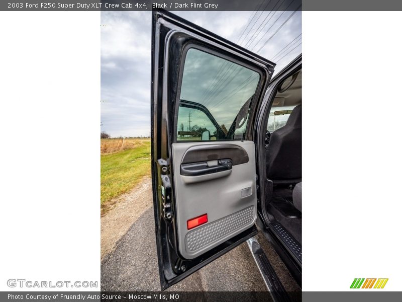 Door Panel of 2003 F250 Super Duty XLT Crew Cab 4x4