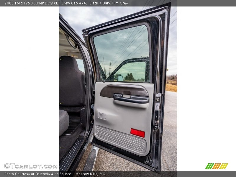 Door Panel of 2003 F250 Super Duty XLT Crew Cab 4x4