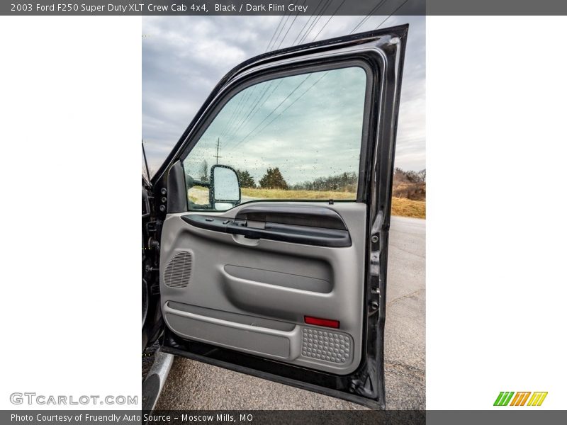Door Panel of 2003 F250 Super Duty XLT Crew Cab 4x4