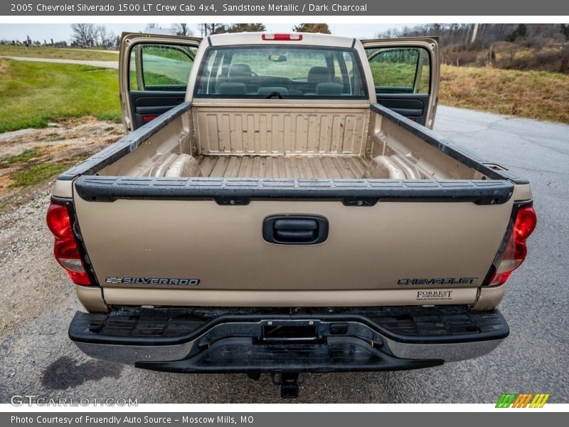 Sandstone Metallic / Dark Charcoal 2005 Chevrolet Silverado 1500 LT Crew Cab 4x4