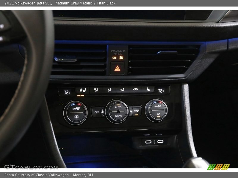 Platinum Gray Metallic / Titan Black 2021 Volkswagen Jetta SEL
