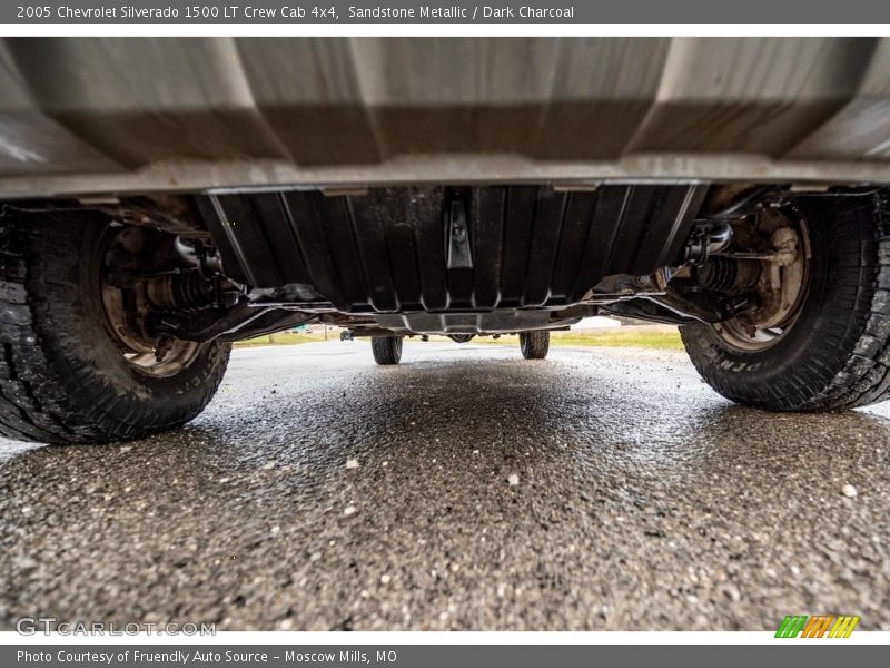 Sandstone Metallic / Dark Charcoal 2005 Chevrolet Silverado 1500 LT Crew Cab 4x4