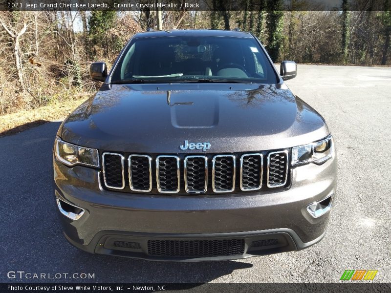 Granite Crystal Metallic / Black 2021 Jeep Grand Cherokee Laredo