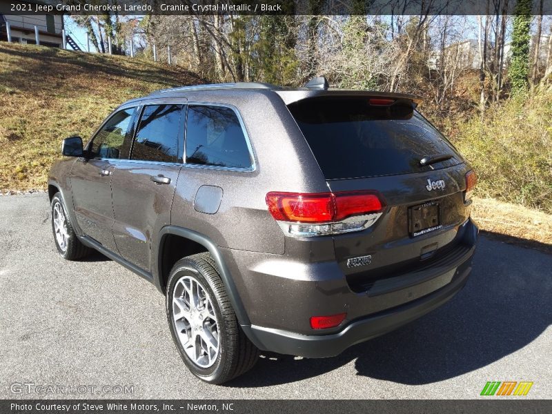 Granite Crystal Metallic / Black 2021 Jeep Grand Cherokee Laredo