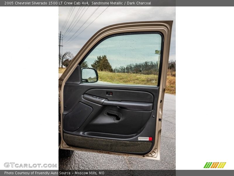Door Panel of 2005 Silverado 1500 LT Crew Cab 4x4