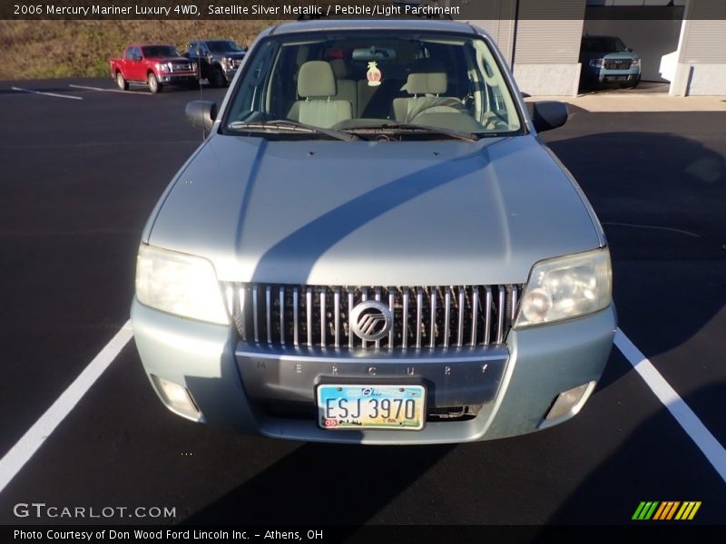 Satellite Silver Metallic / Pebble/Light Parchment 2006 Mercury Mariner Luxury 4WD