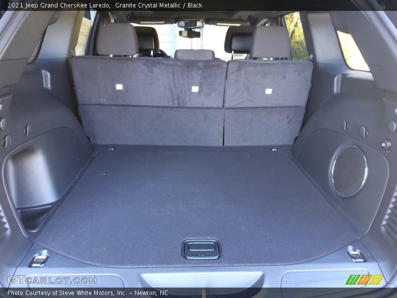 Granite Crystal Metallic / Black 2021 Jeep Grand Cherokee Laredo