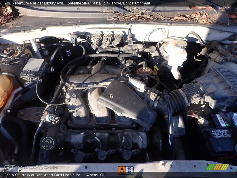 Satellite Silver Metallic / Pebble/Light Parchment 2006 Mercury Mariner Luxury 4WD