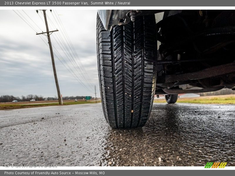 Summit White / Neutral 2013 Chevrolet Express LT 3500 Passenger Van