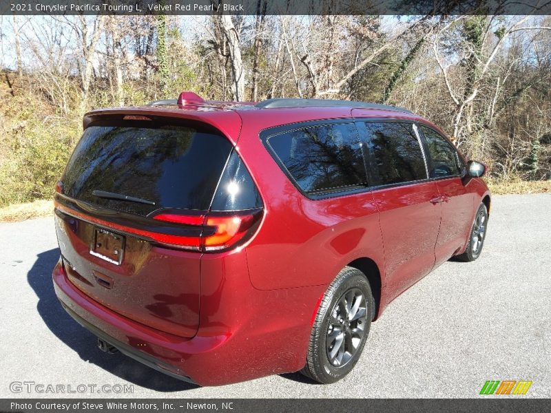 Velvet Red Pearl / Black 2021 Chrysler Pacifica Touring L