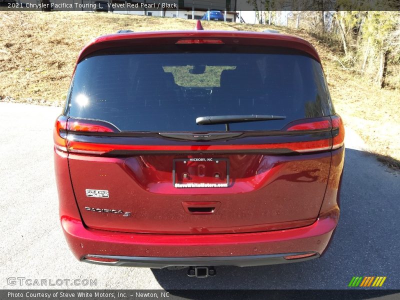 Velvet Red Pearl / Black 2021 Chrysler Pacifica Touring L