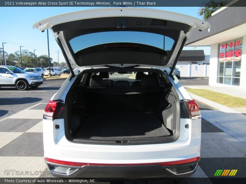 Pure White / Titan Black 2021 Volkswagen Atlas Cross Sport SE Technology 4Motion