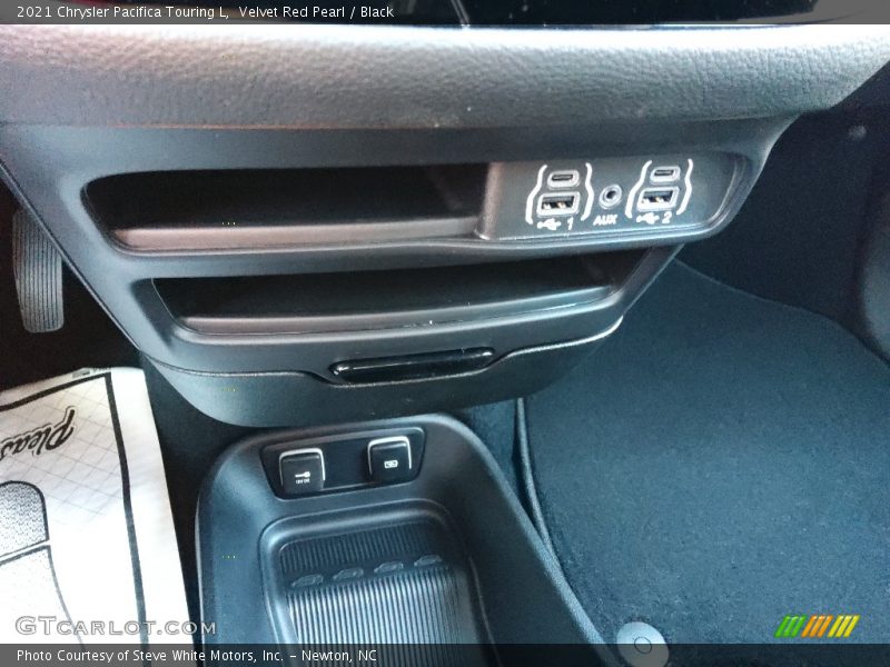 Velvet Red Pearl / Black 2021 Chrysler Pacifica Touring L