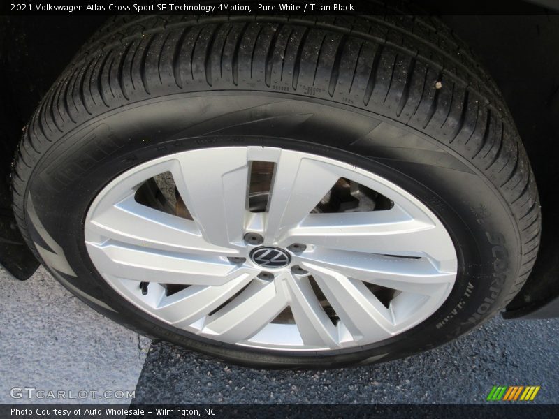 Pure White / Titan Black 2021 Volkswagen Atlas Cross Sport SE Technology 4Motion