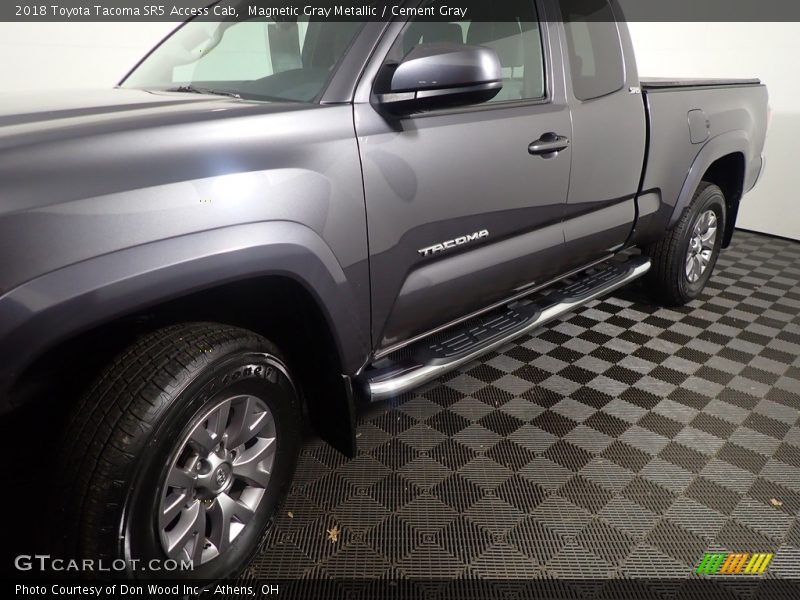 Magnetic Gray Metallic / Cement Gray 2018 Toyota Tacoma SR5 Access Cab