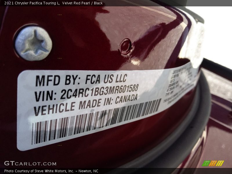 Velvet Red Pearl / Black 2021 Chrysler Pacifica Touring L