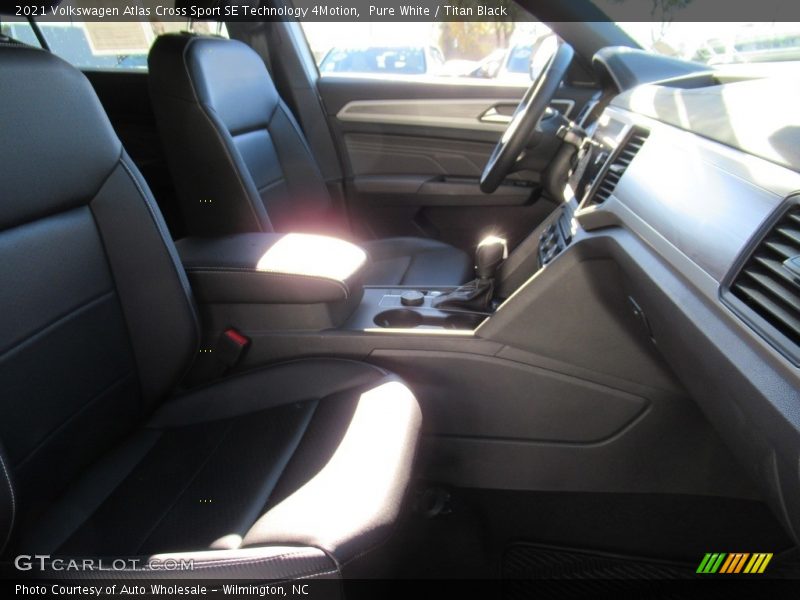 Pure White / Titan Black 2021 Volkswagen Atlas Cross Sport SE Technology 4Motion