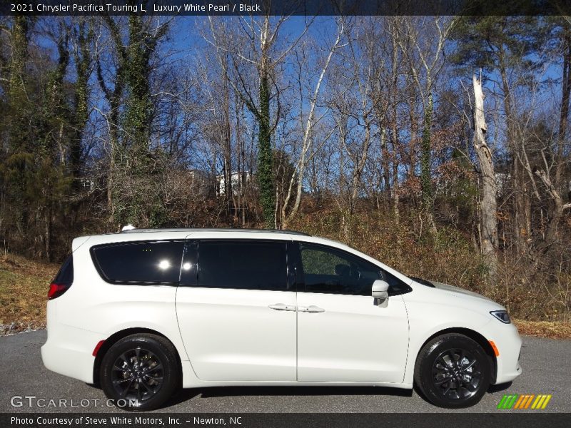 Luxury White Pearl / Black 2021 Chrysler Pacifica Touring L