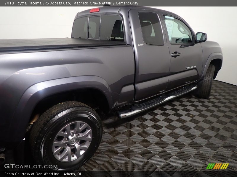 Magnetic Gray Metallic / Cement Gray 2018 Toyota Tacoma SR5 Access Cab