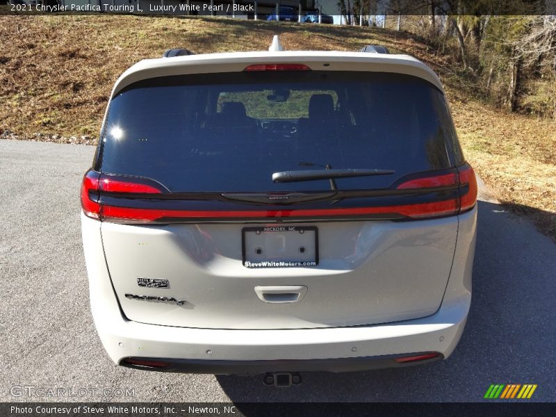 Luxury White Pearl / Black 2021 Chrysler Pacifica Touring L