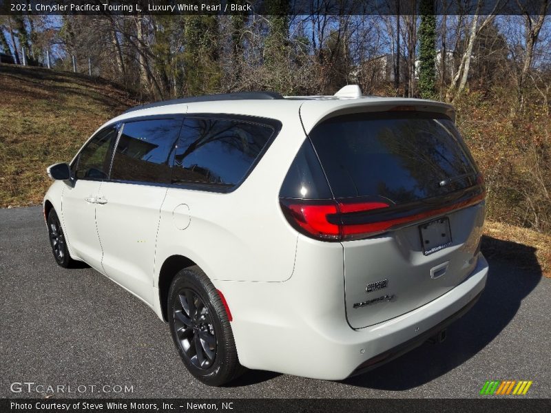 Luxury White Pearl / Black 2021 Chrysler Pacifica Touring L