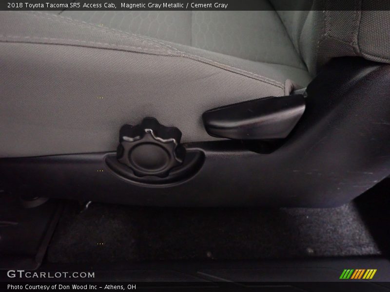 Magnetic Gray Metallic / Cement Gray 2018 Toyota Tacoma SR5 Access Cab