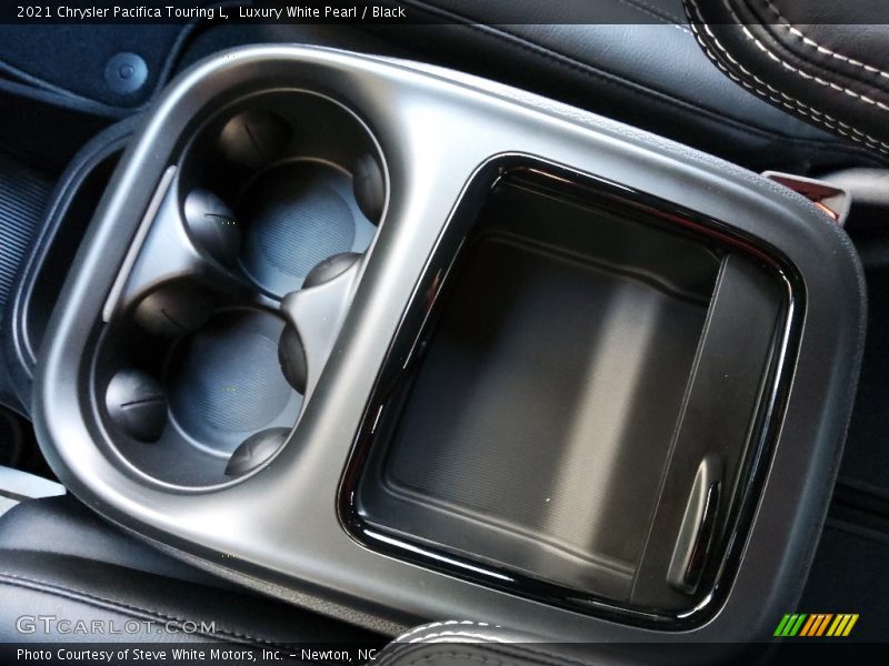 Luxury White Pearl / Black 2021 Chrysler Pacifica Touring L