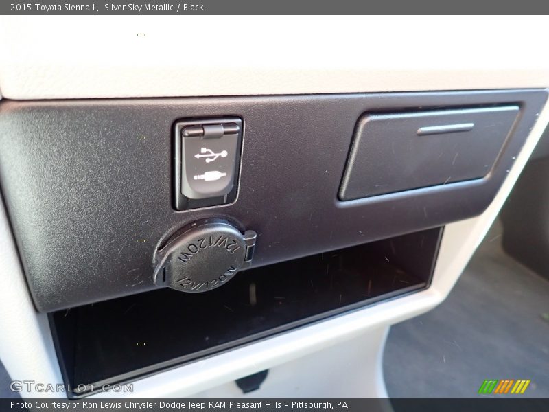 Silver Sky Metallic / Black 2015 Toyota Sienna L
