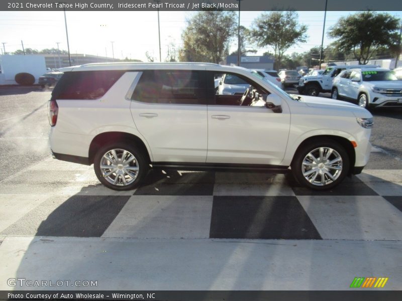 Iridescent Pearl Tricoat / Jet Black/Mocha 2021 Chevrolet Tahoe High Country