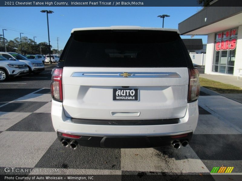 Iridescent Pearl Tricoat / Jet Black/Mocha 2021 Chevrolet Tahoe High Country