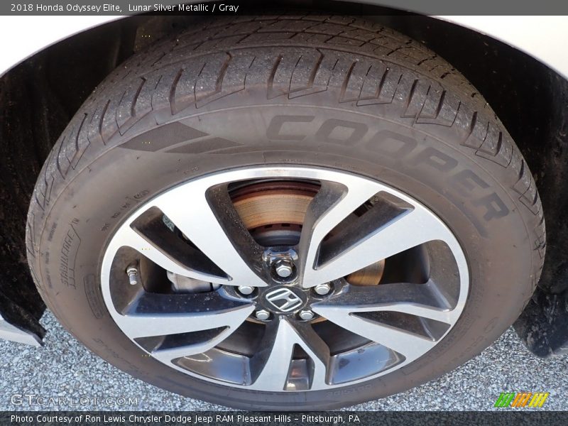 Lunar Silver Metallic / Gray 2018 Honda Odyssey Elite