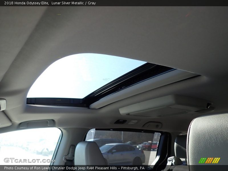 Lunar Silver Metallic / Gray 2018 Honda Odyssey Elite