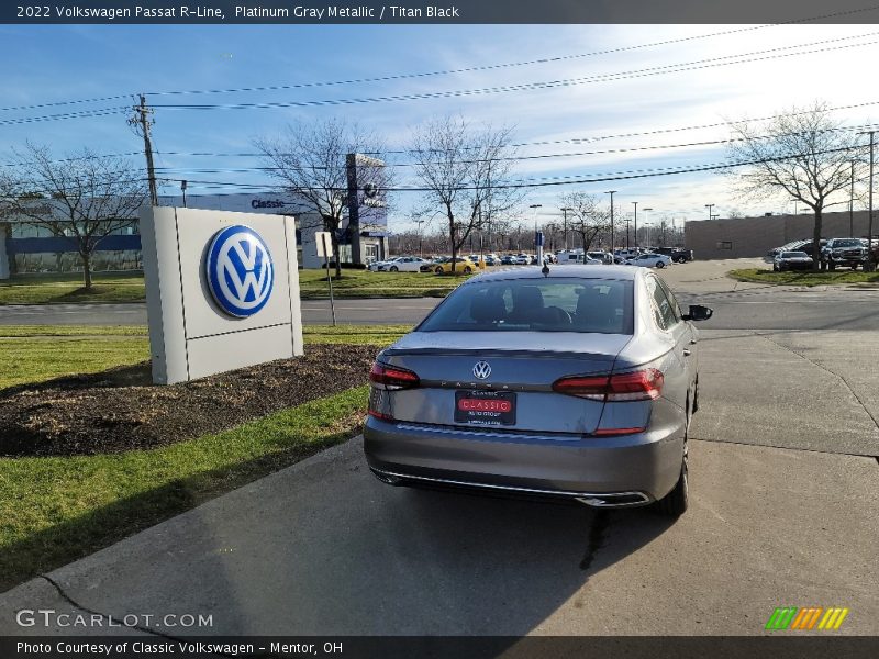 Platinum Gray Metallic / Titan Black 2022 Volkswagen Passat R-Line