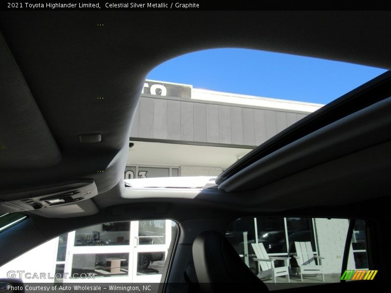 Celestial Silver Metallic / Graphite 2021 Toyota Highlander Limited