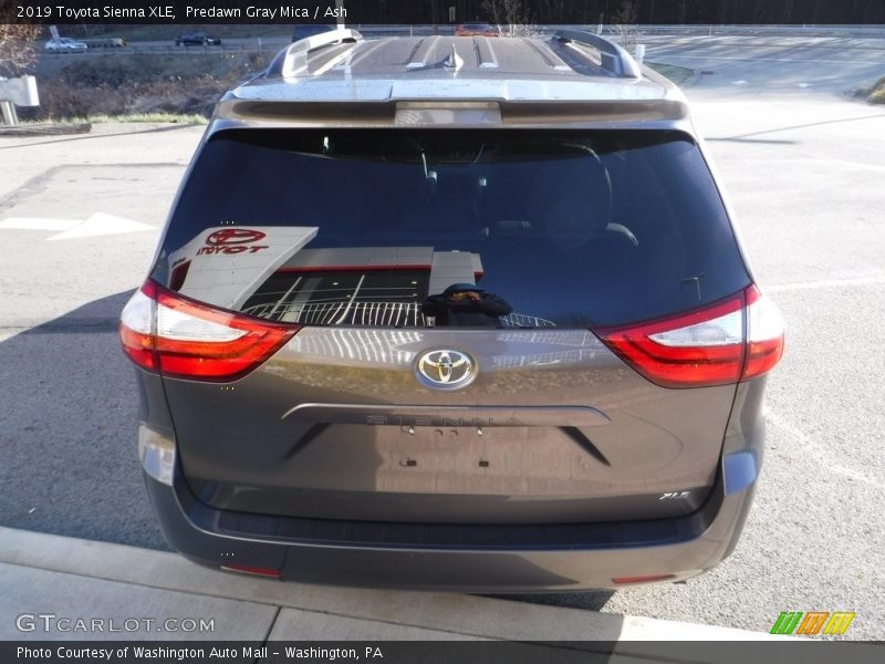 Predawn Gray Mica / Ash 2019 Toyota Sienna XLE