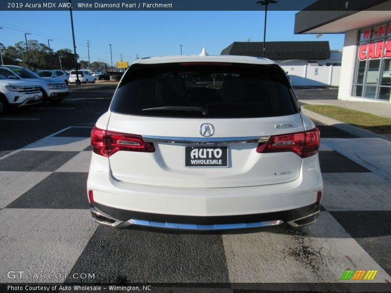 White Diamond Pearl / Parchment 2019 Acura MDX AWD