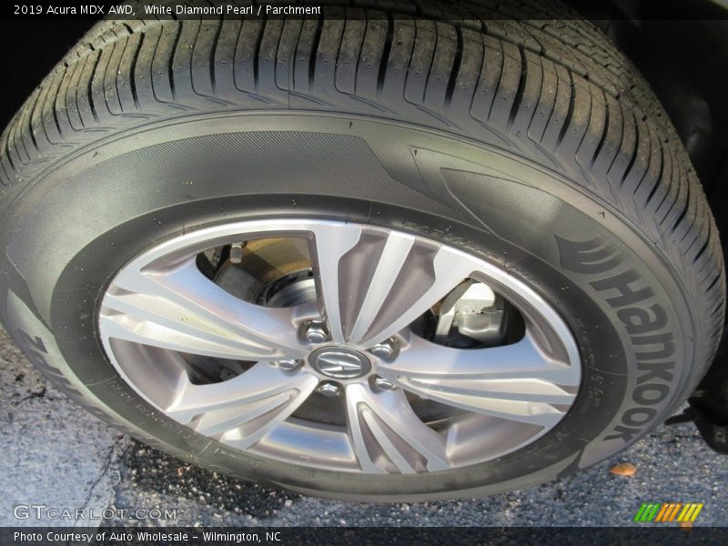 White Diamond Pearl / Parchment 2019 Acura MDX AWD